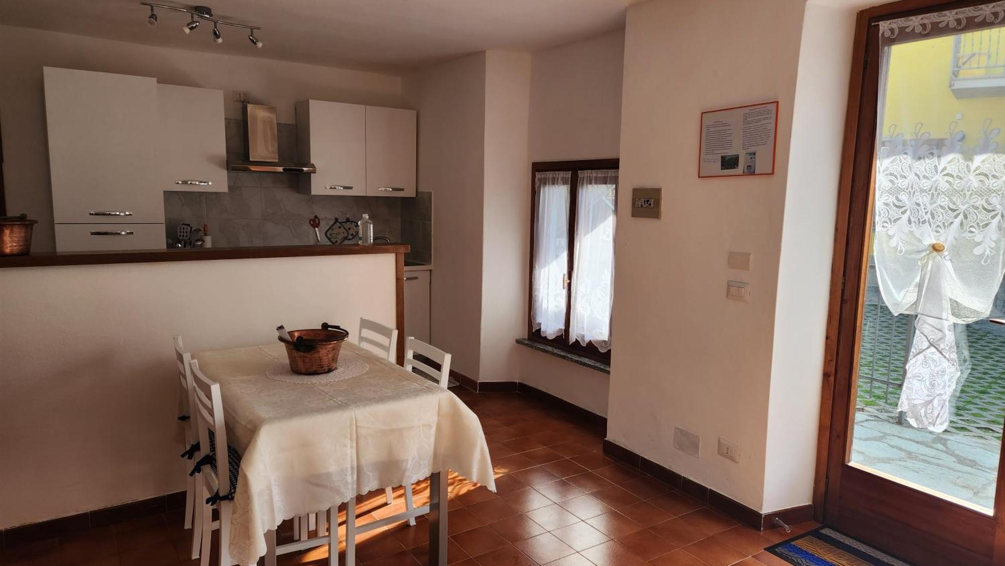 Laura'S Cottage With Lake View, Detached, 5 Kilometers From Varenna Lierna Ngoại thất bức ảnh